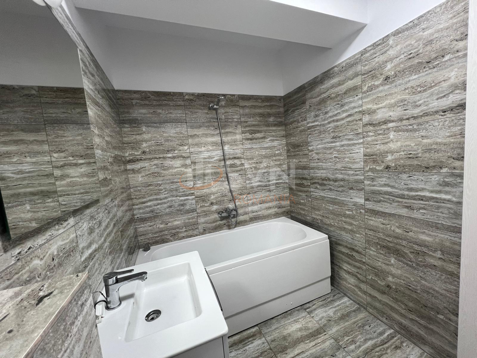 Apartament, 2 camere Bucuresti/Titan