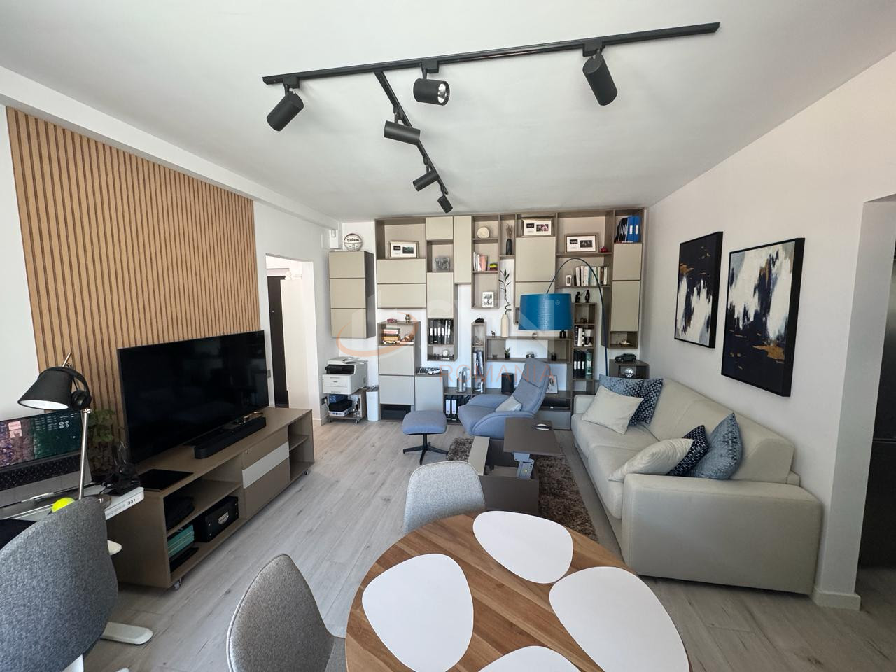 Apartament, 2 camere Bucuresti/Alba Iulia