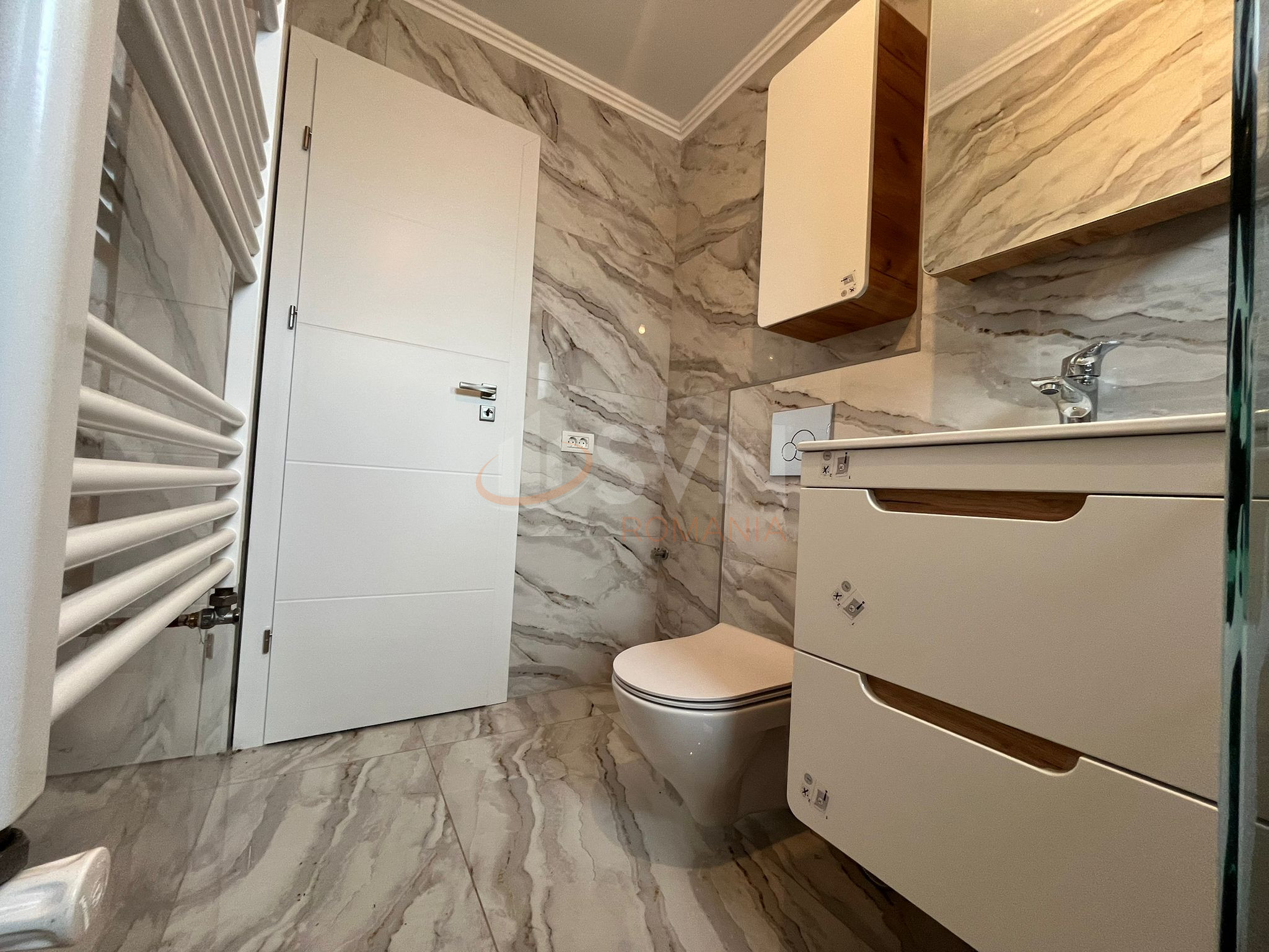 Apartament, 2 camere Dambovita/Centru