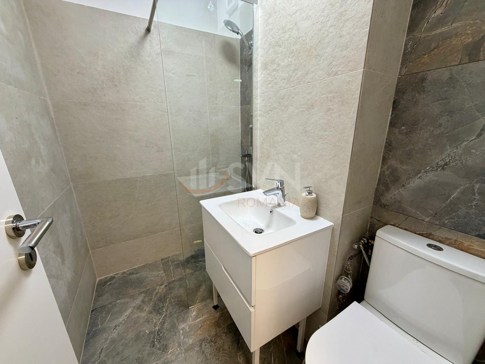 Apartament, 2 camere Bucuresti/Piata Victoriei