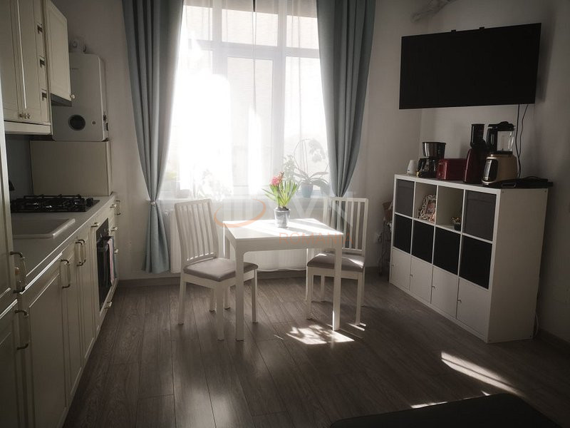 Apartament, 2 camere Bucuresti/P-ta Victoriei