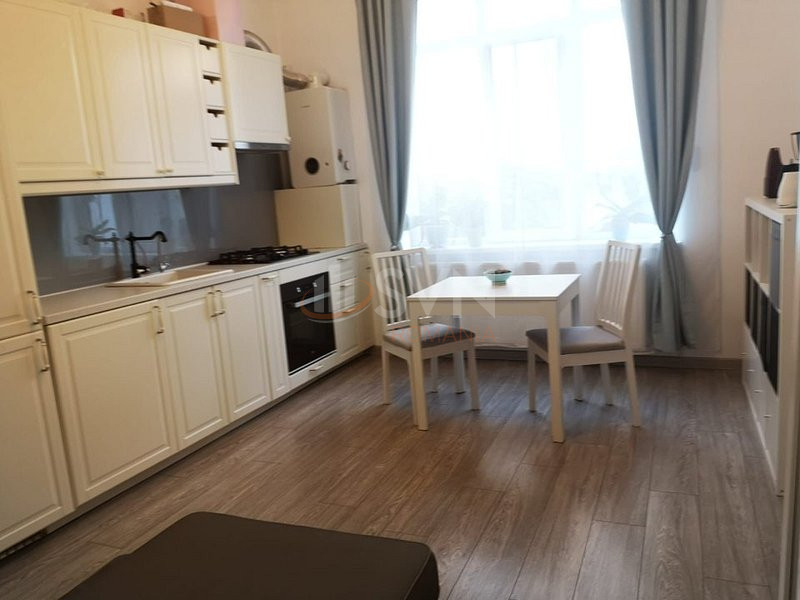 Apartament, 2 camere Bucuresti/P-ta Victoriei