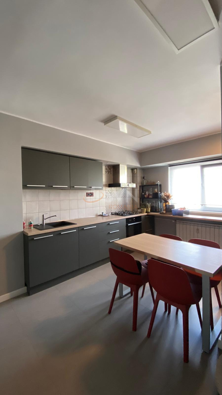 Apartament, 2 camere Bucuresti/P-ta Victoriei