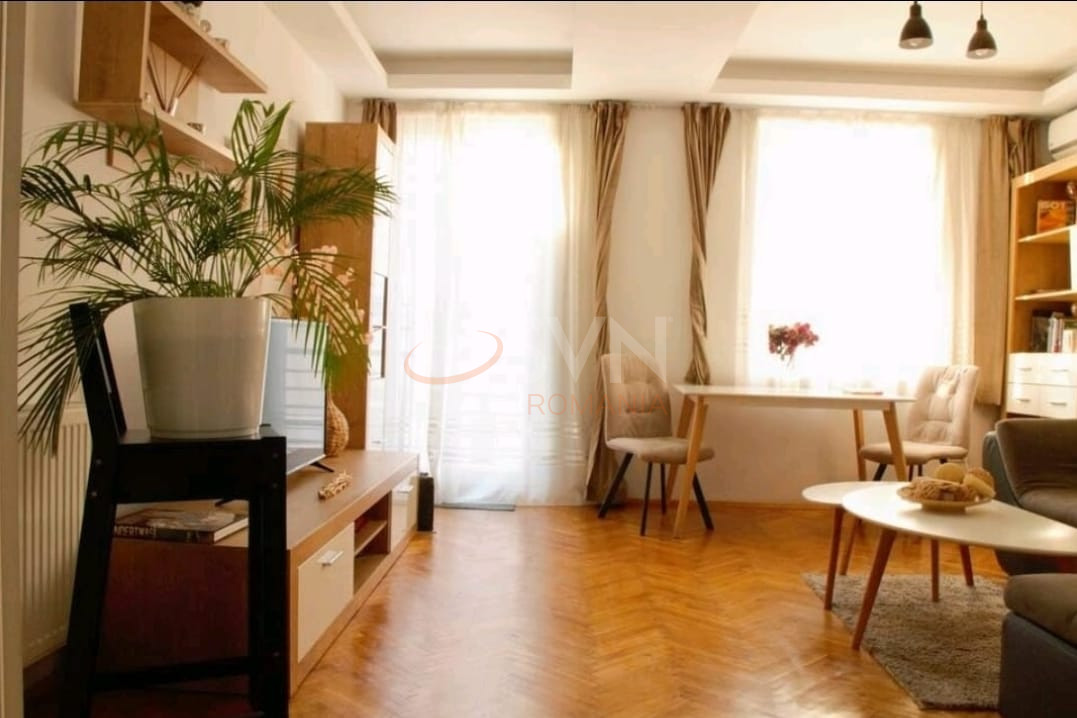 Apartament, 2 camere Bucuresti/Universitate (s1)