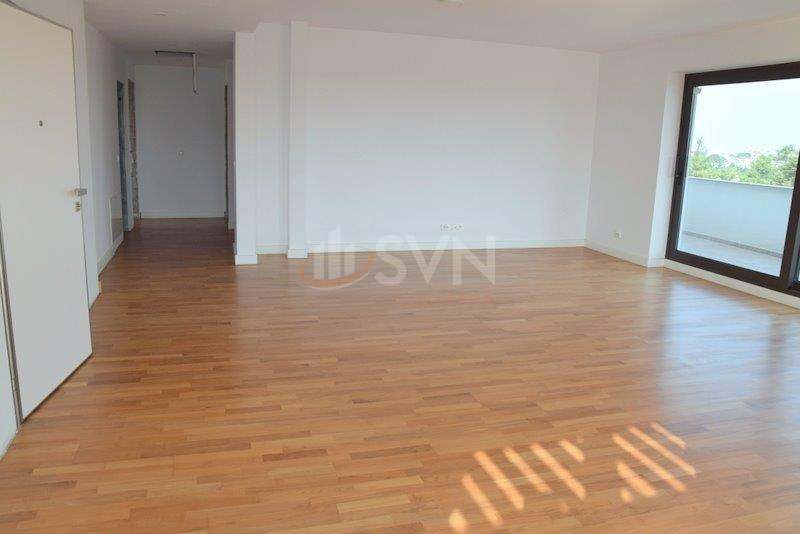 Apartament, 3 camere Bucuresti/Primaverii