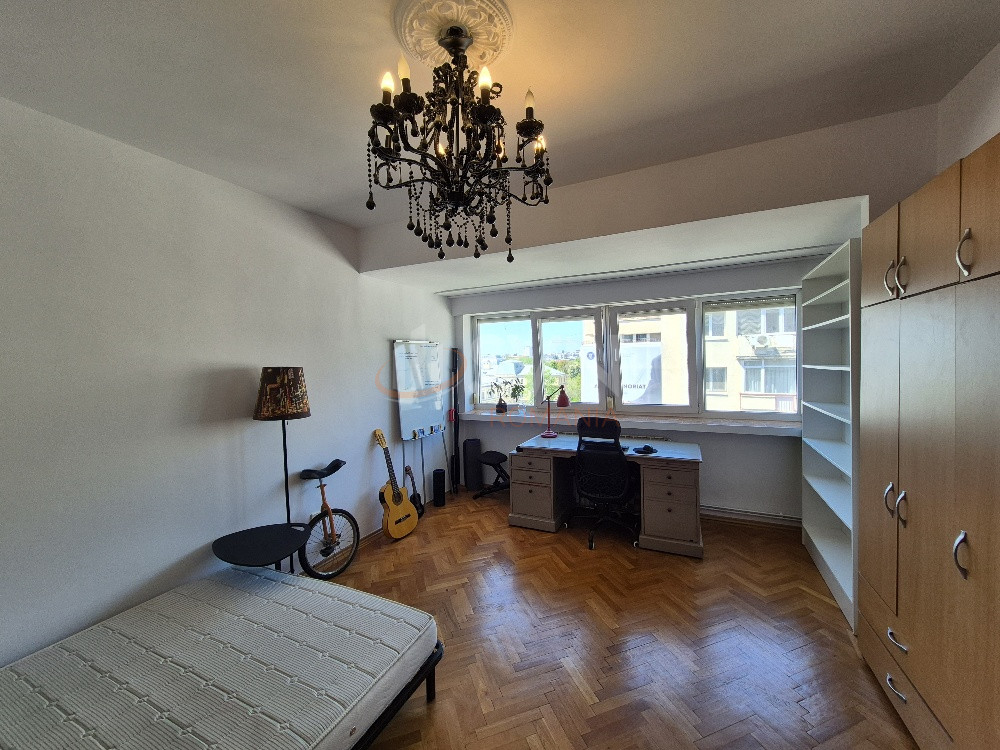 Apartament, 3 camere Bucuresti/Calea Victoriei
