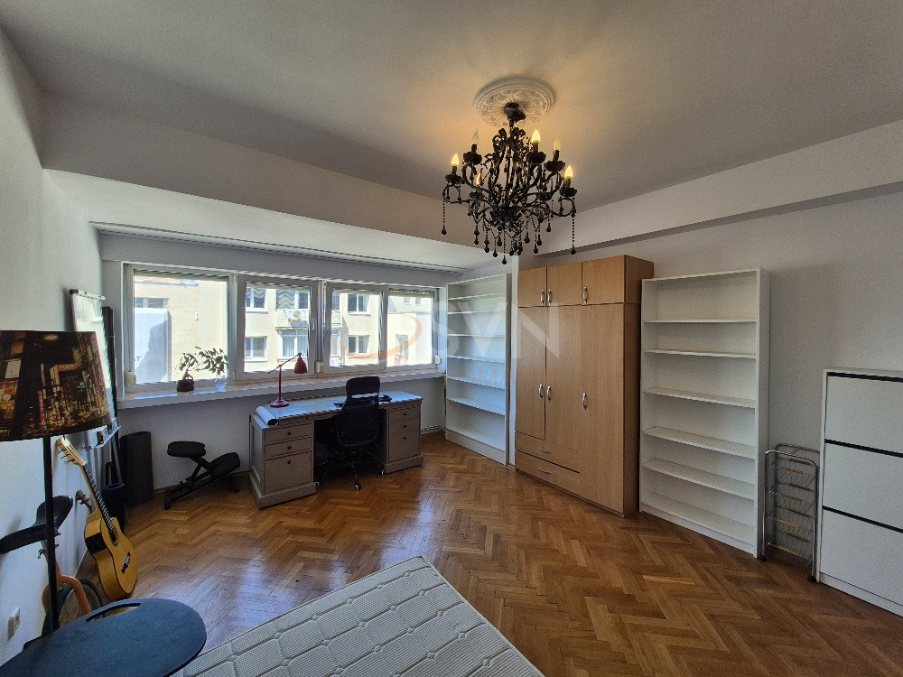 Apartament, 3 camere Bucuresti/Calea Victoriei