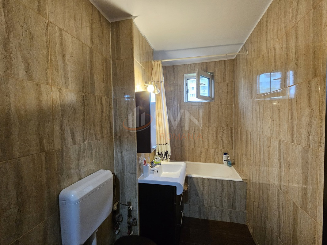 Apartament, 3 camere Bucuresti/Uverturii