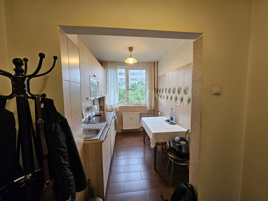 Apartament, 3 camere Bucuresti/Uverturii