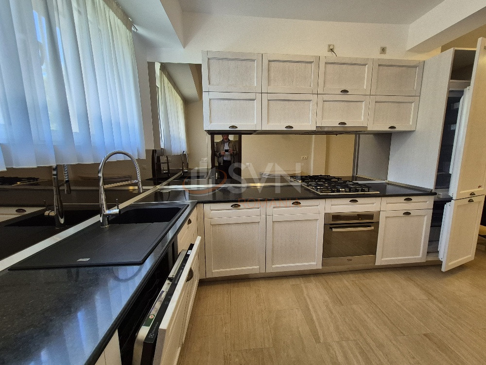 Apartament, 3 camere Bucuresti/Primaverii