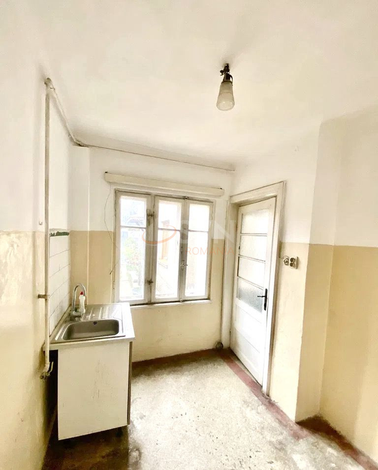 Apartament, 3 camere Bucuresti/Decebal
