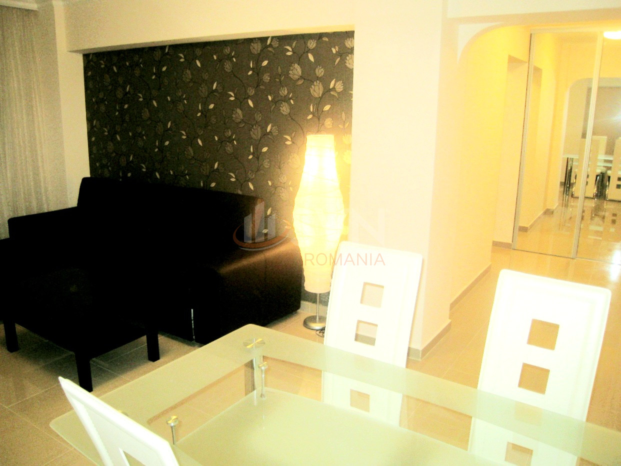 Apartament, 3 camere Bucuresti/Magheru