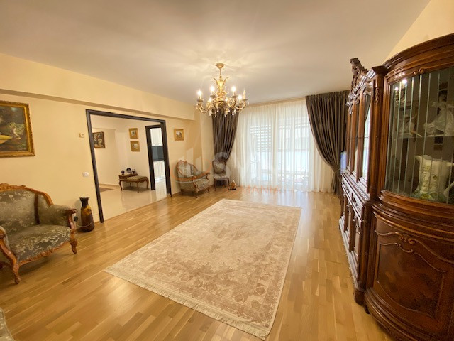 Apartament, 3 camere Bucuresti/Decebal