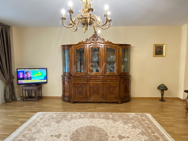 Apartament, 3 camere Bucuresti/Decebal