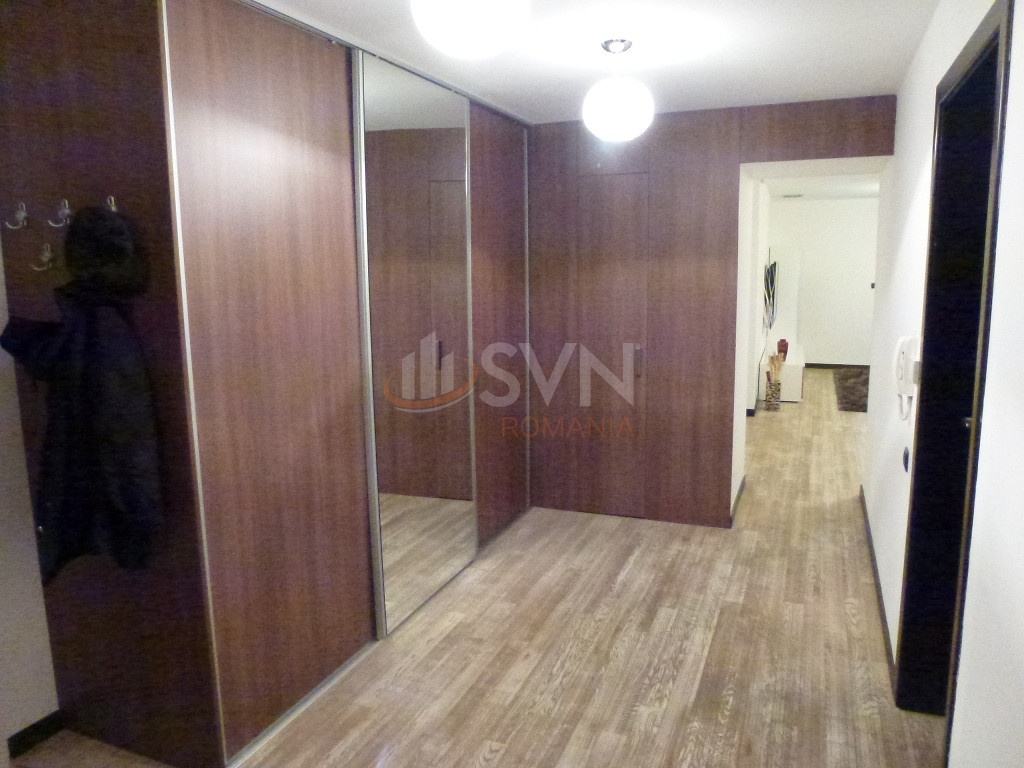 Apartament, 3 camere Bucuresti/Primaverii