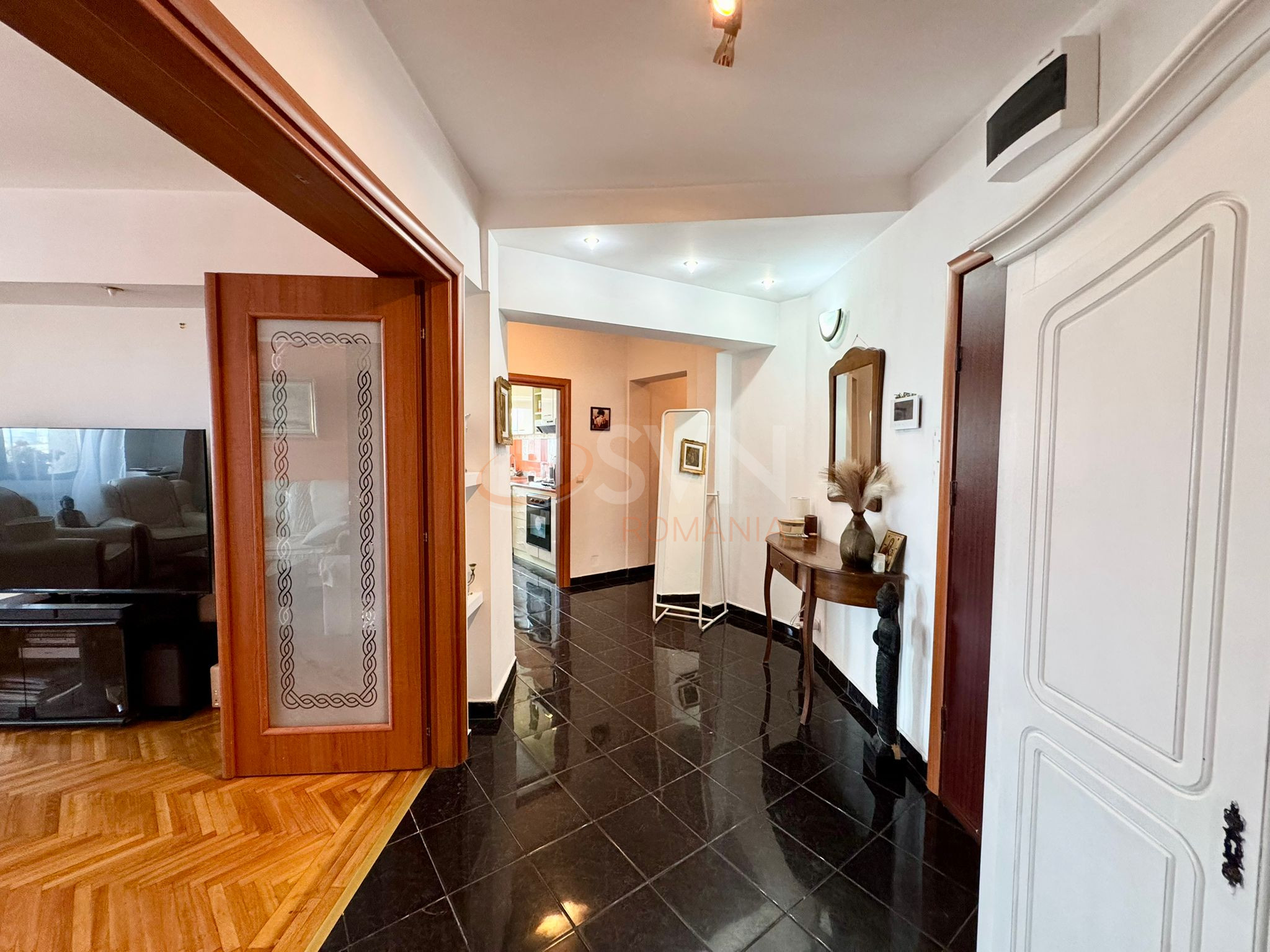 Apartament, 3 camere Bucuresti/Piata Victoriei