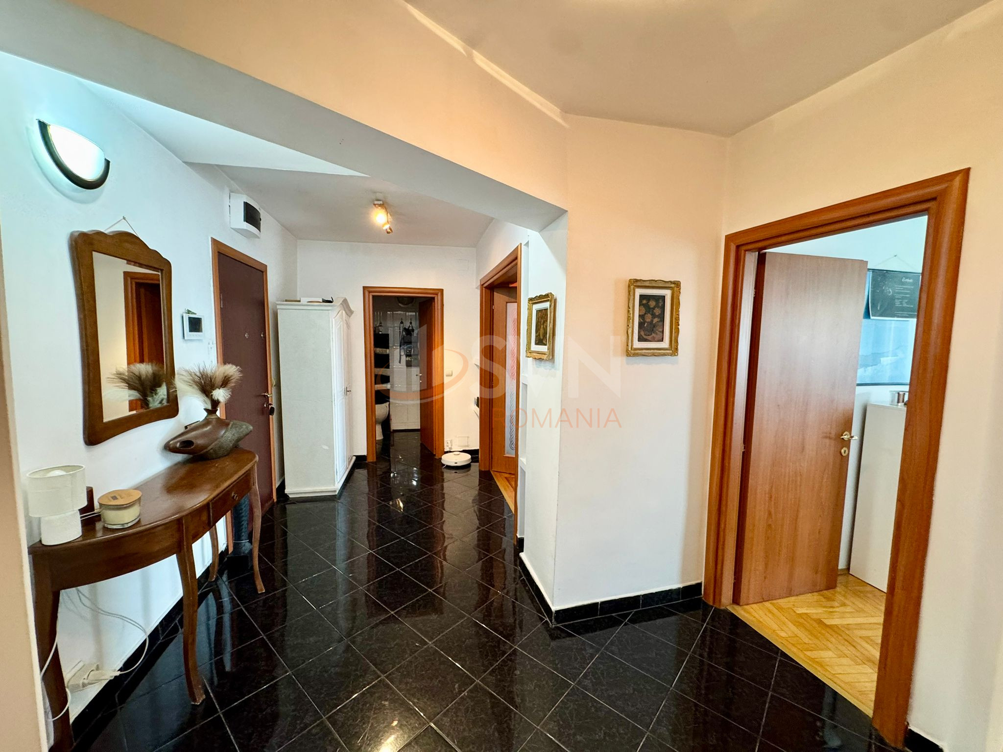 Apartament, 3 camere Bucuresti/Piata Victoriei