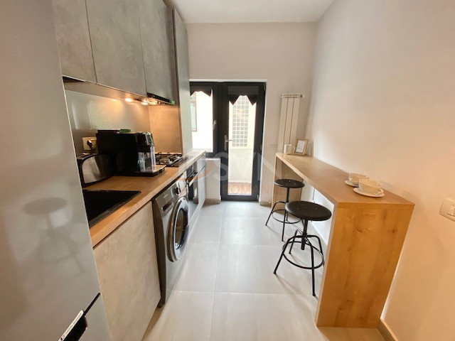 Apartament, 3 camere Bucuresti/Piata Unirii (s3)