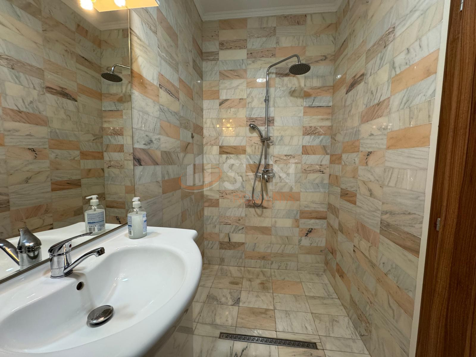 Apartament, 3 camere Bucuresti/Eroii Revolutiei