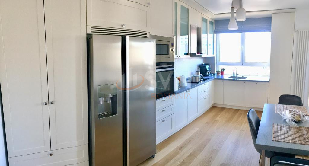 Apartament, 3 camere Bucuresti/Decebal