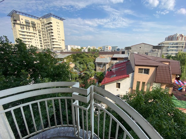 Apartament, 3 camere Bucuresti/Piata Alba Iulia