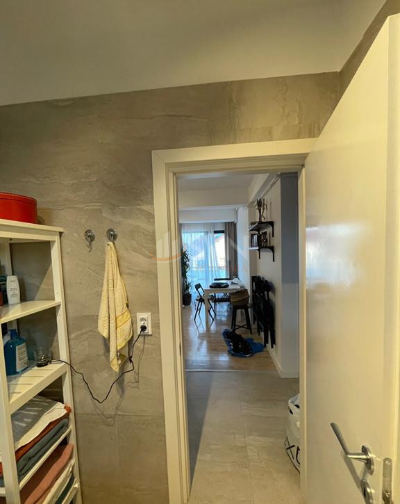 Apartament, 3 camere Bucuresti/Damaroaia
