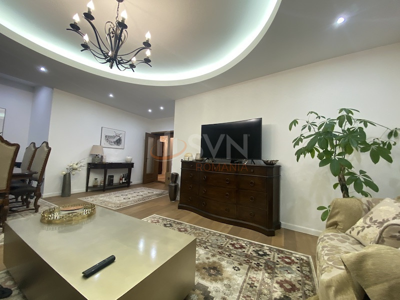 Apartament, 3 camere Bucuresti/Primaverii