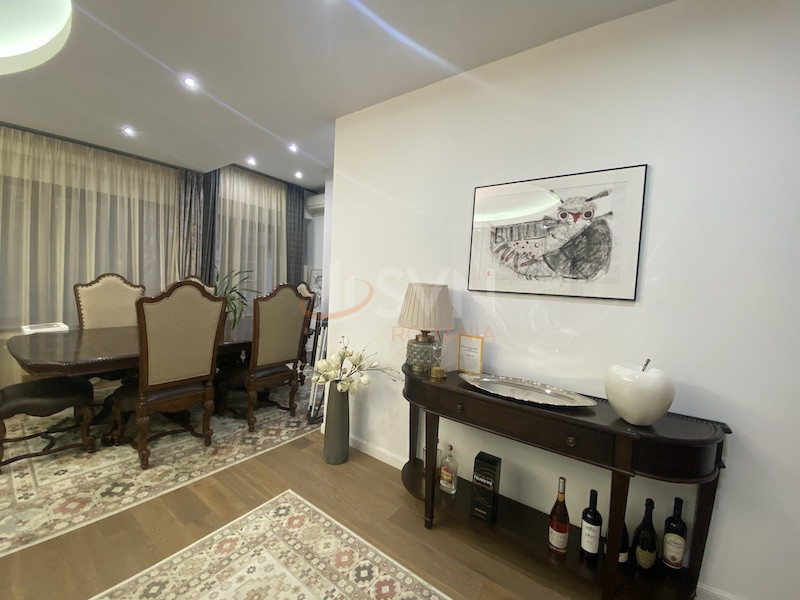 Apartament, 3 camere Bucuresti/Primaverii