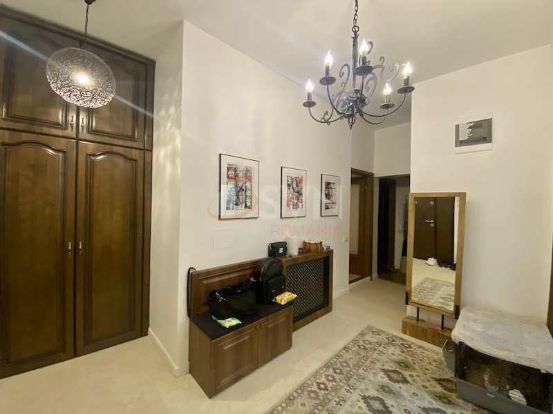 Apartament, 3 camere Bucuresti/Primaverii