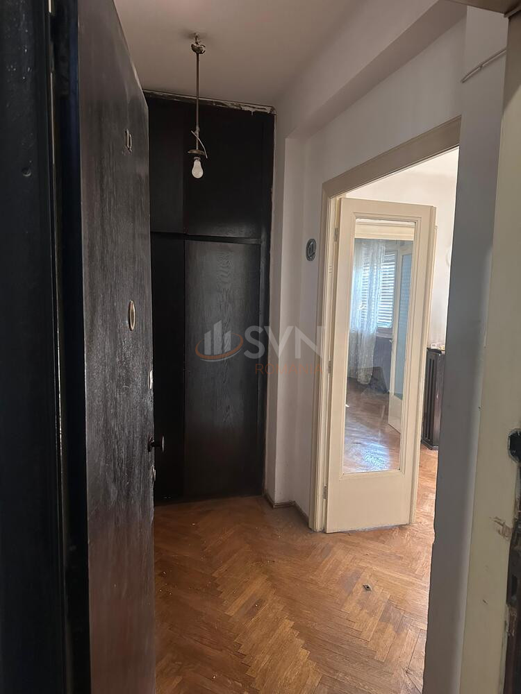 Apartament, 3 camere Bucuresti/Calea Victoriei