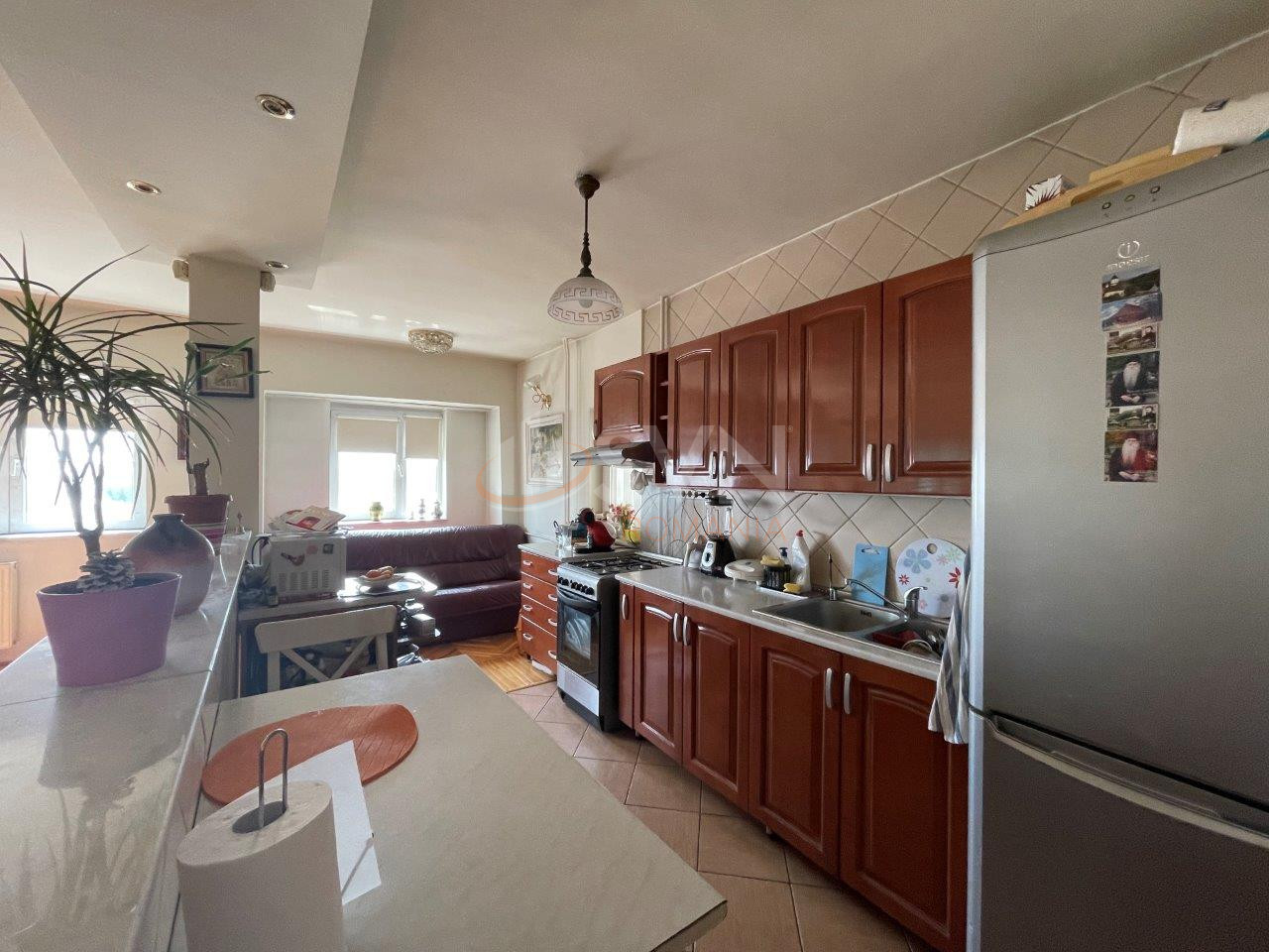 Apartament, 3 camere Bucuresti/1 Mai