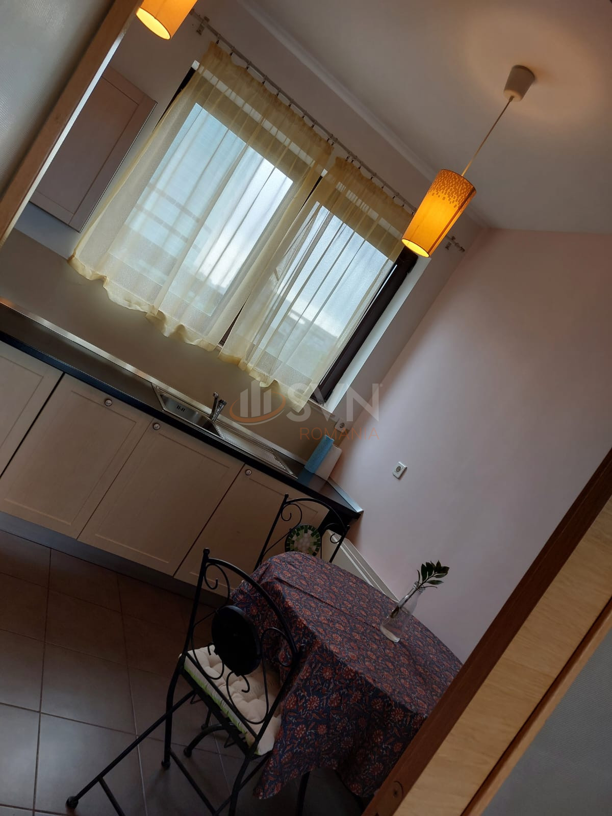 Apartament, 3 camere Bucuresti/P-ta Victoriei