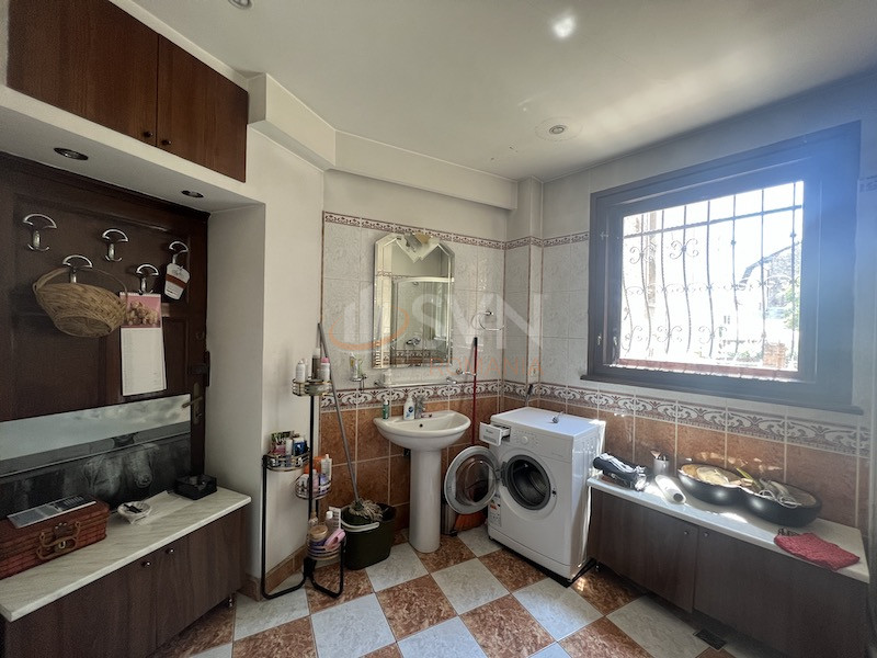 Apartament, 3 camere Bucuresti/Dacia