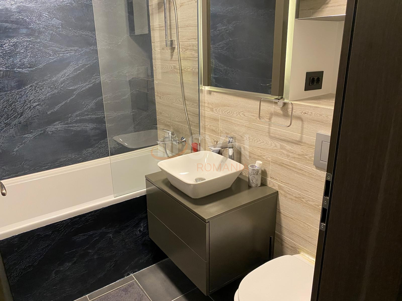 Apartament, 3 camere Bucuresti/Decebal