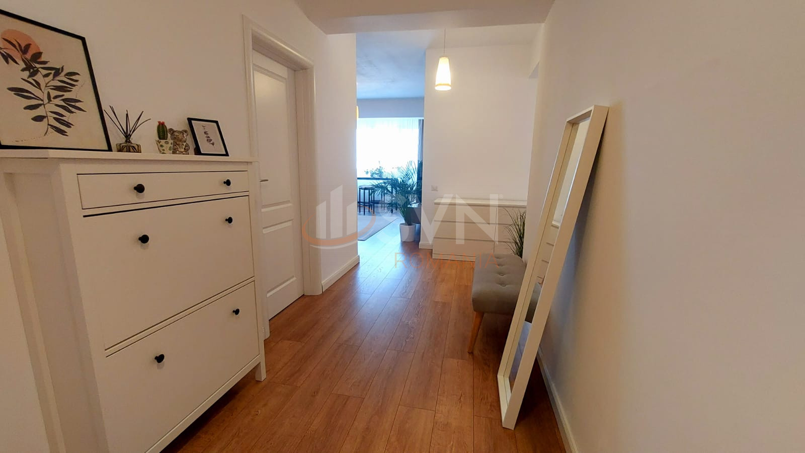 Apartament, 3 camere Bucuresti/Damaroaia