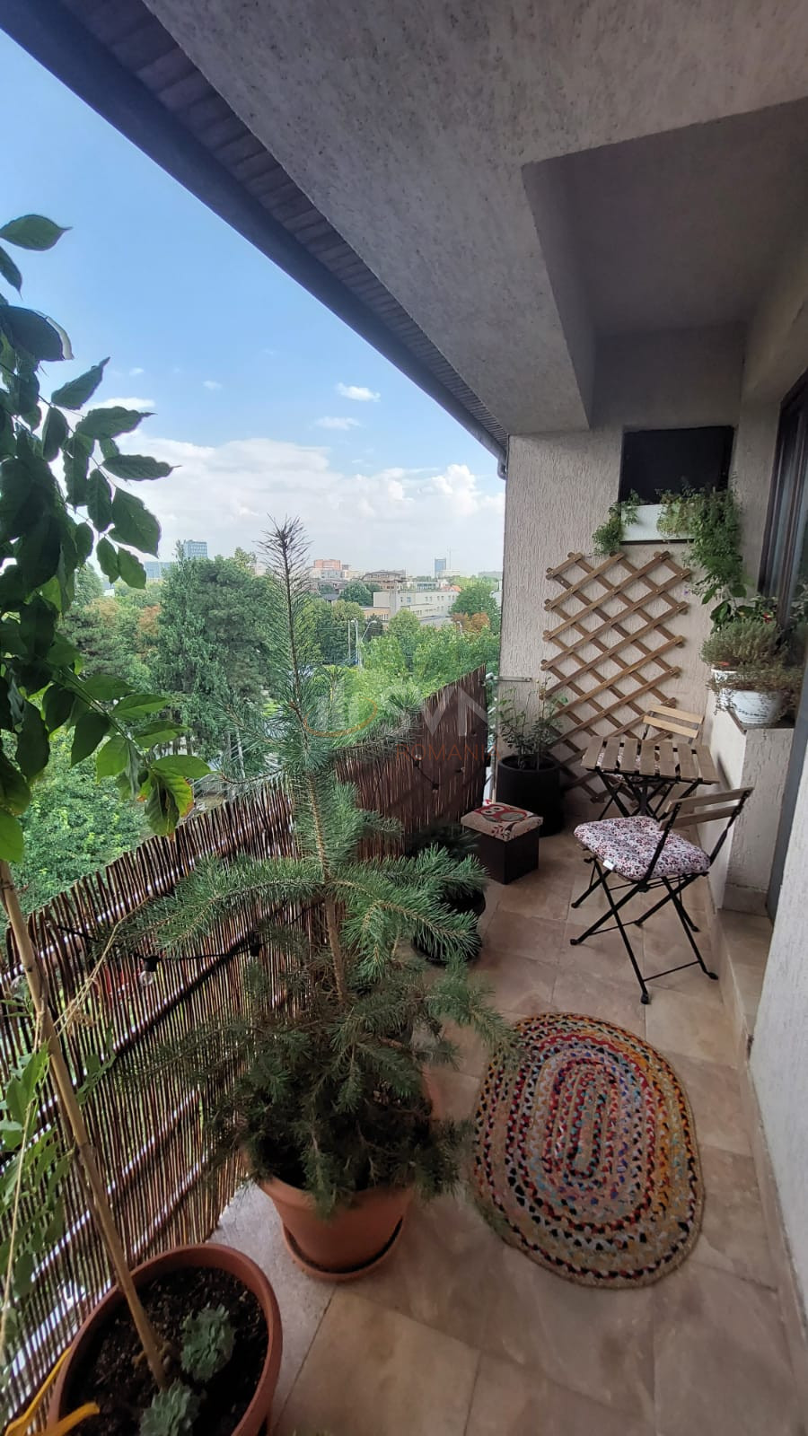 Apartament, 3 camere Bucuresti/Damaroaia