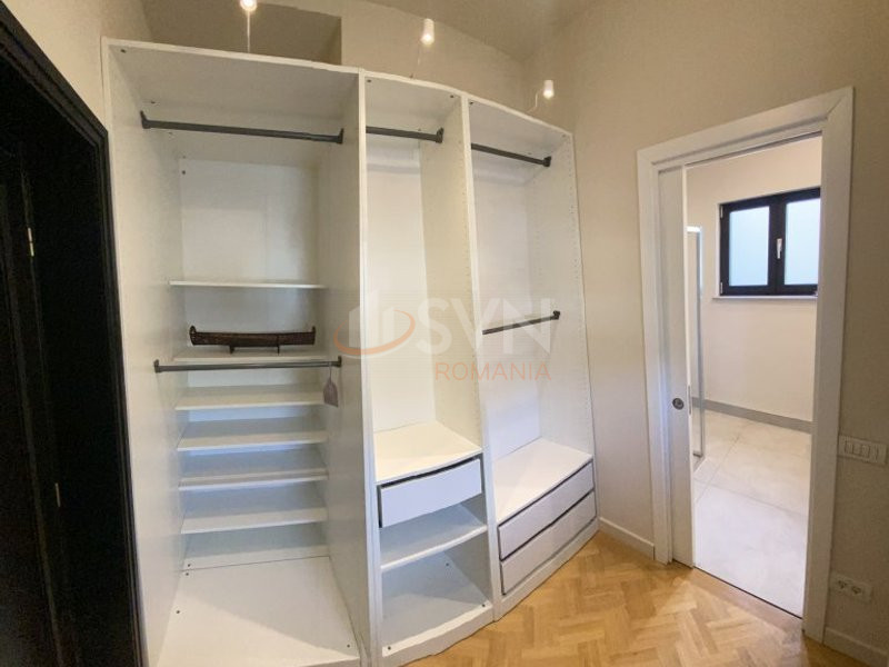 Apartament, 3 camere Bucuresti/Primaverii