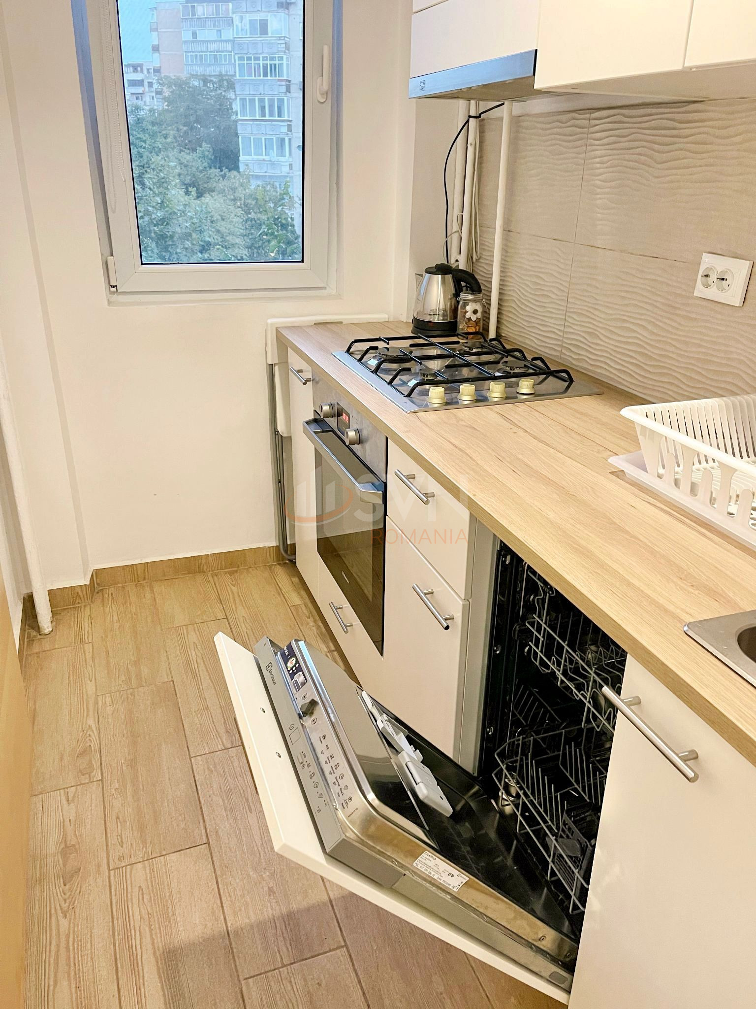 Apartament, 3 camere Bucuresti/Lujerului