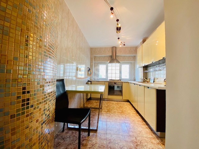 Apartament, 3 camere Bucuresti/Chisinau