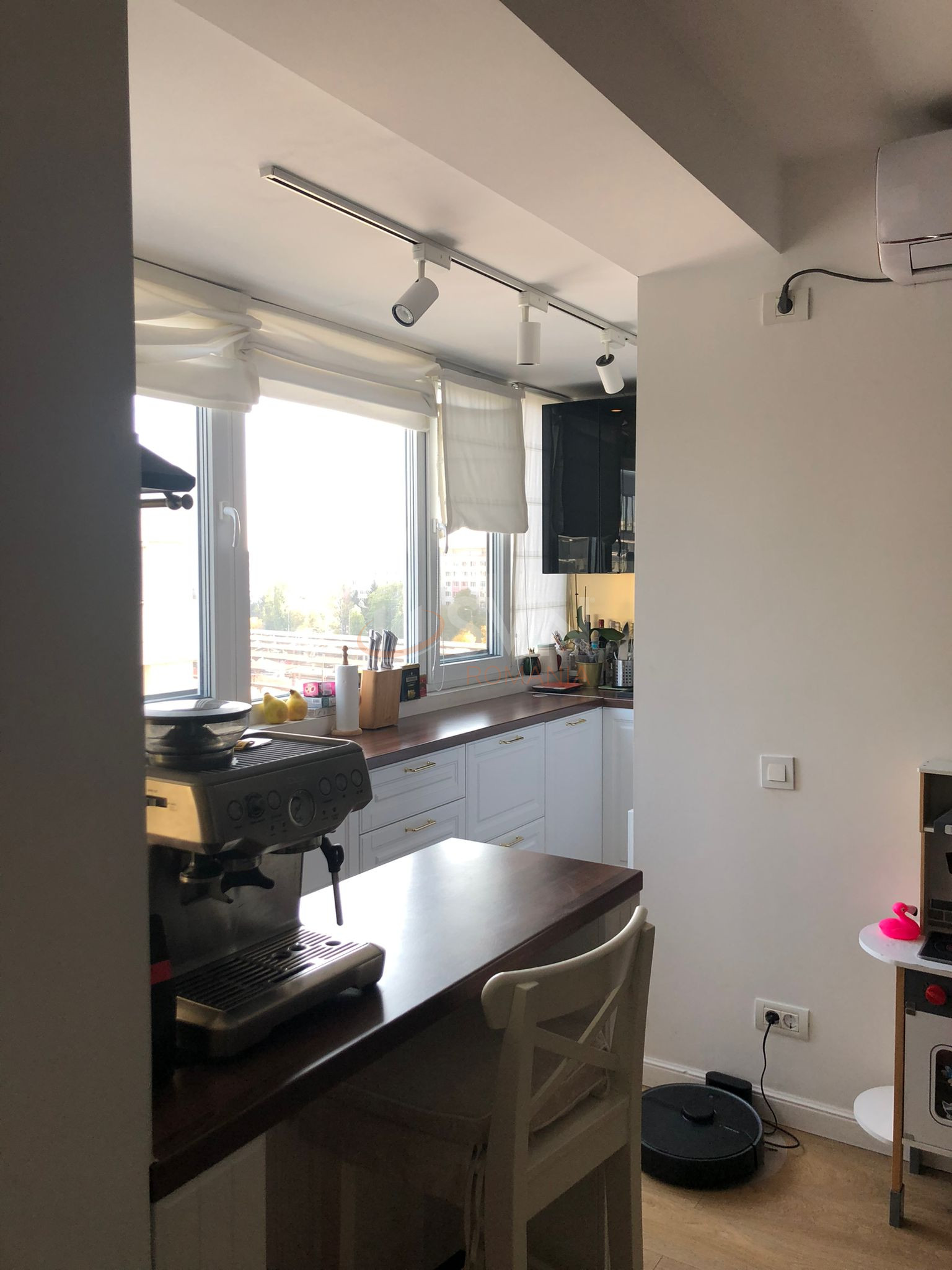 Apartament, 3 camere Bucuresti/Basarab