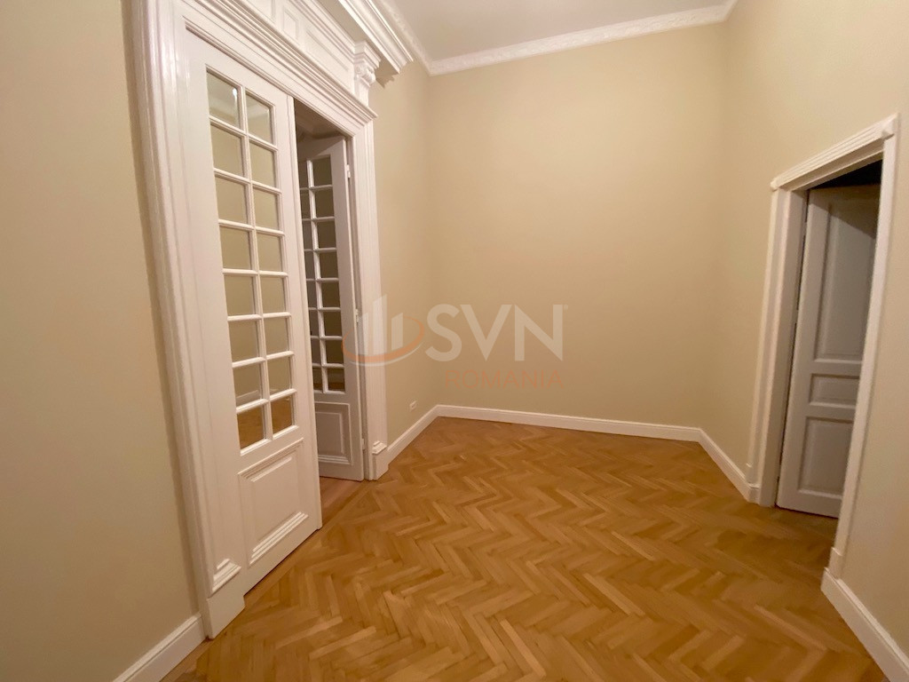 Apartament, 3 camere Bucuresti/Piata Victoriei