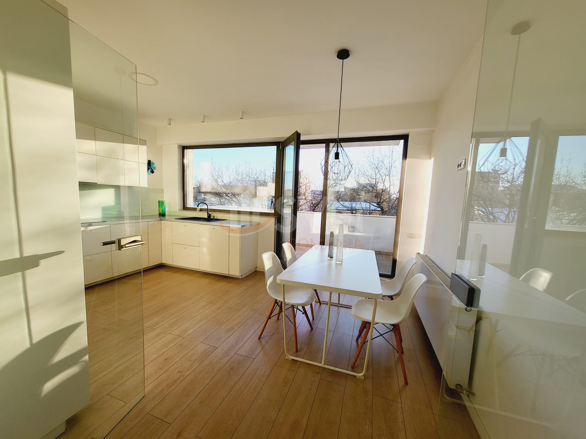Apartament, 3 camere Bucuresti/Piata Victoriei