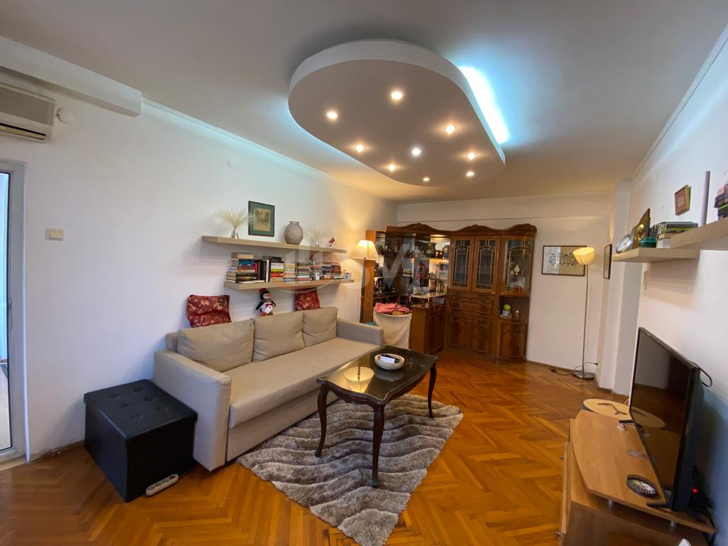 Apartament, 3 camere Bucuresti/Primaverii