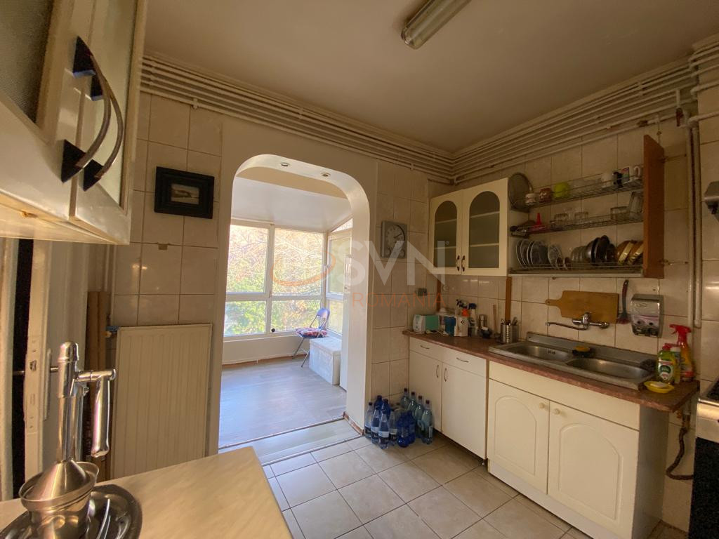 Apartament, 3 camere Bucuresti/Primaverii