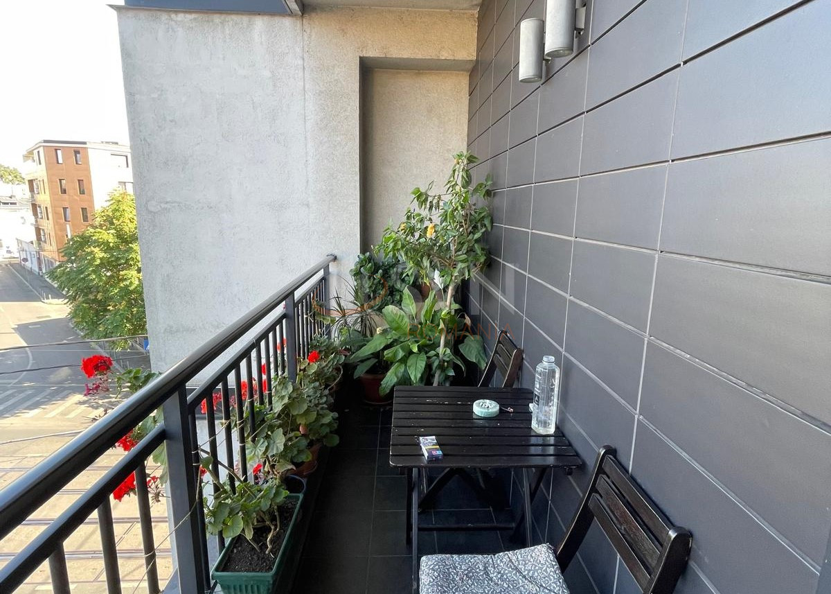 Apartament, 3 camere Bucuresti/Mitropolie