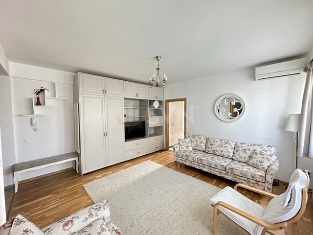 Apartament, 3 camere Cluj/Buna Ziua