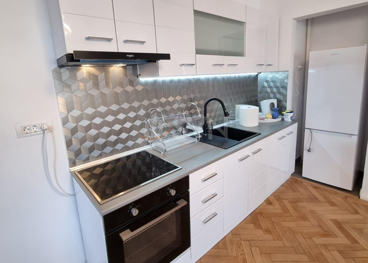 Apartament, 3 camere Bucuresti/Piata Unirii (s3)