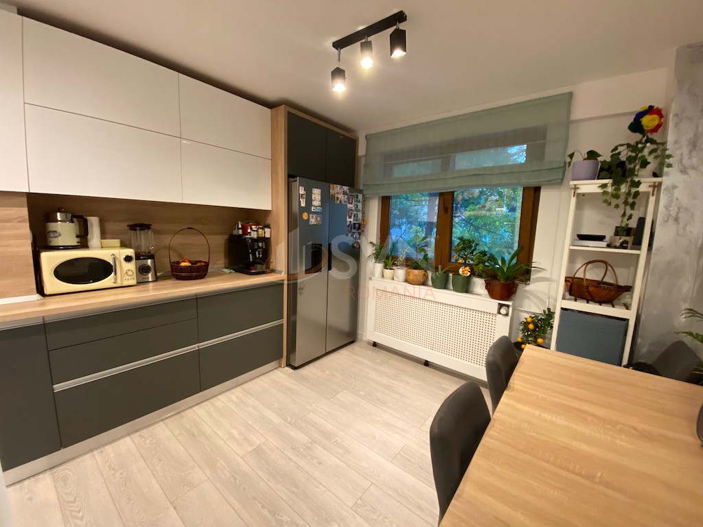 Apartament, 3 camere Bucuresti/Victoriei