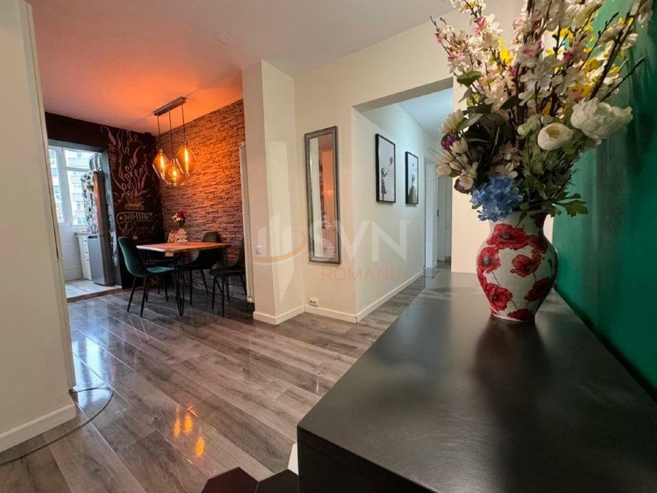 Apartament, 3 camere Bucuresti/Crangasi