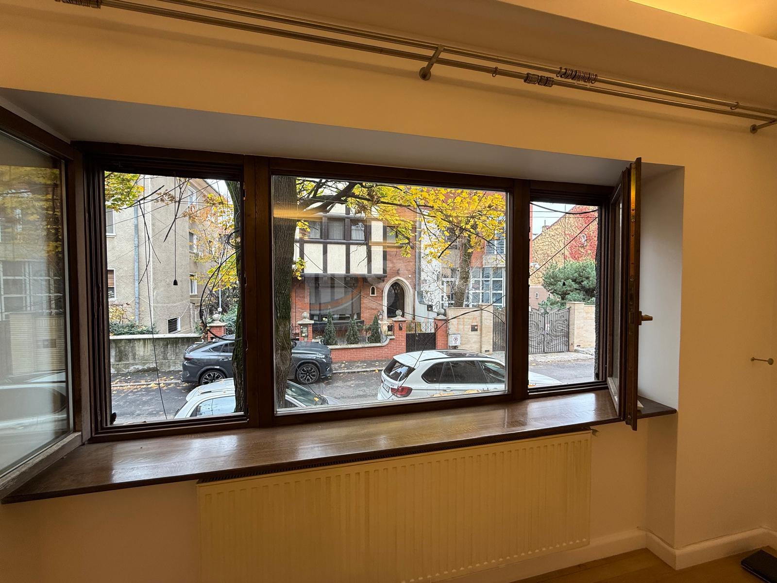 Apartament, 3 camere Bucuresti/Primaverii